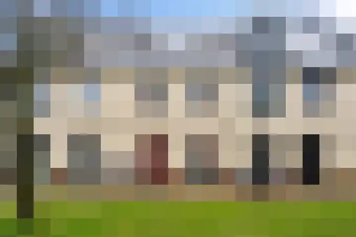 Hofmuur 4 Houten