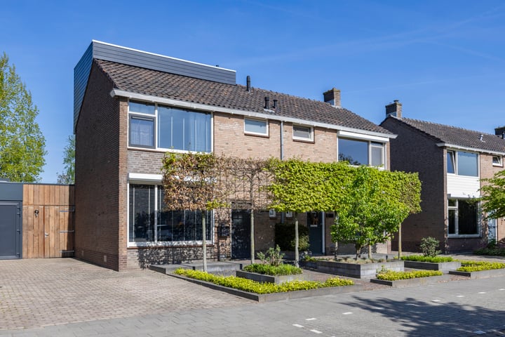 Hofstraat 12 in Udenhout photo