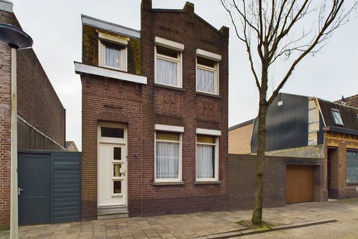 Hofstraat 42 en Roosendaal foto