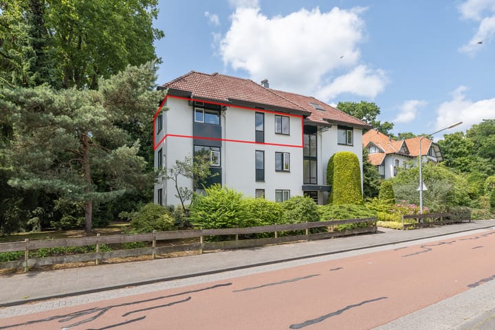 Hoge Naarderweg 91-7 in Hilversum Foto