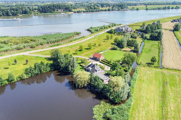 Hogedijk 144 en Bergambacht foto