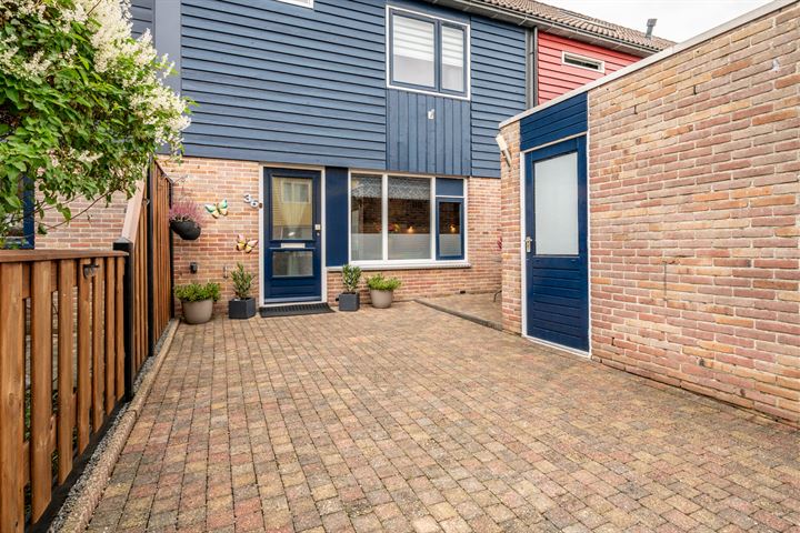 Hollands Diepstraat 36 in Lelystad Foto