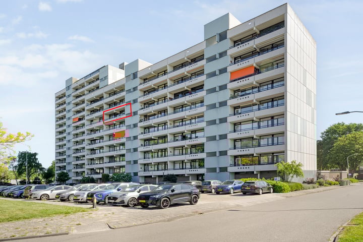 Holtlaan 111 en Emmen foto