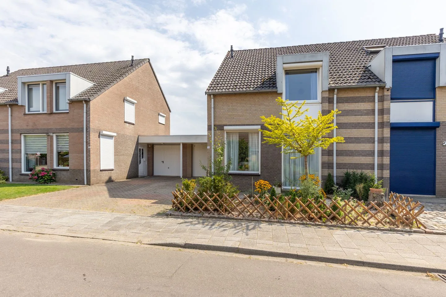 Hondsbroek 74 Born foto 2
