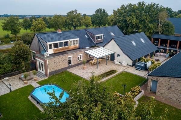 Hoofdkanaal OZ 109 in Emmer-Compascuum