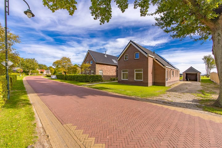 Hoofdstraat 10 in Buinen Foto