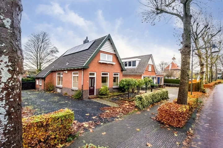 Hoofdstraat 11 in Peize