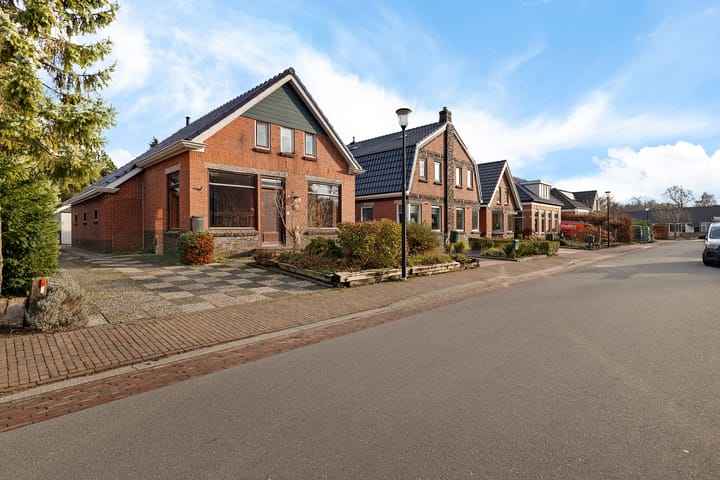 Hoofdstraat 16 in Meedhuizen photo