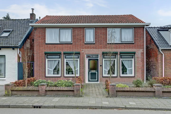 Hoofdstraat 25 in Kruiningen Foto