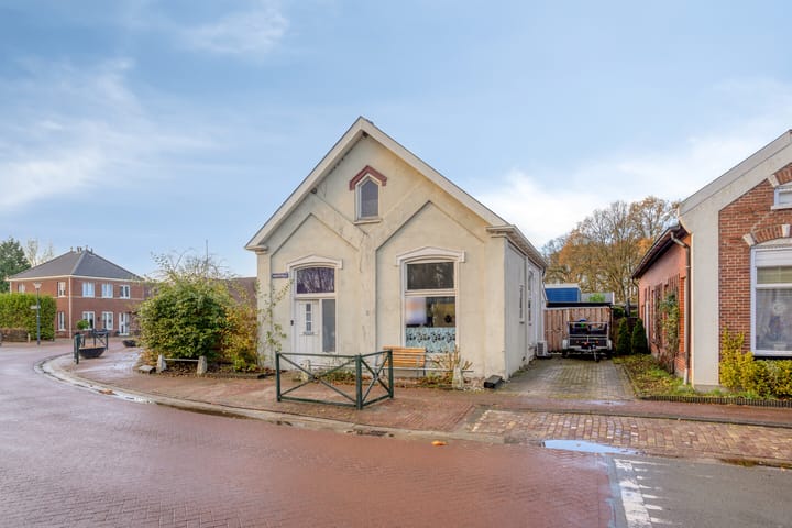 Hoofdstraat 32 in Oostwold photo