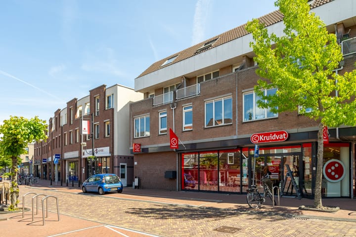 Hoofdstraat 62F in De Lier foto