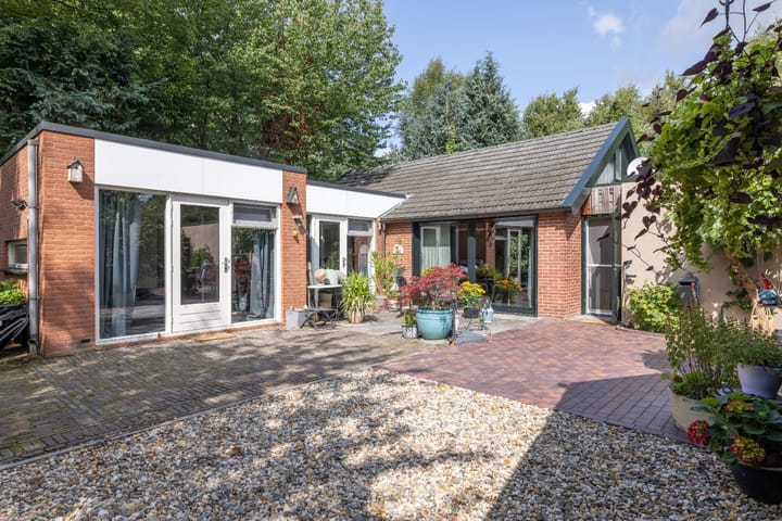 Hoofdweg 2 en Westerhaar-Vriezenveensewijk foto