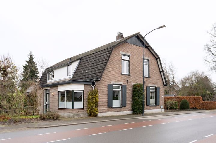 Hoofdweg 33 en Loenen foto