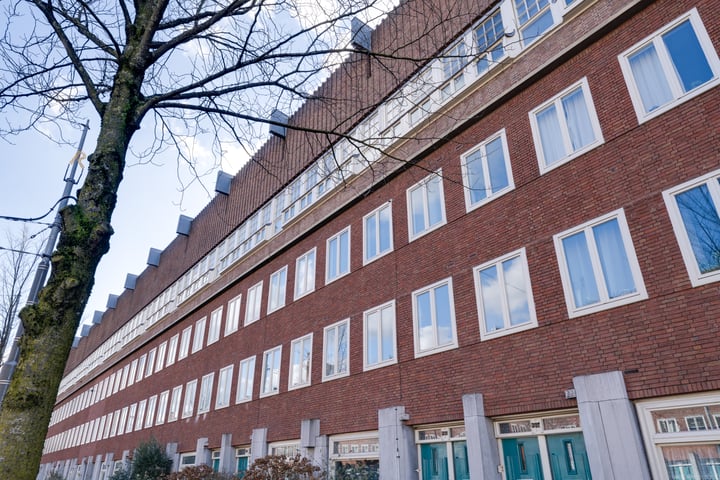 Hoofdweg 355-3 in Amsterdam Foto