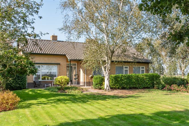 Photo of property Hoofdweg 36, Nijelamer