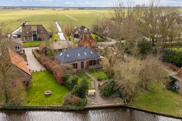 Hoofdweg 66 in Burdaard photo