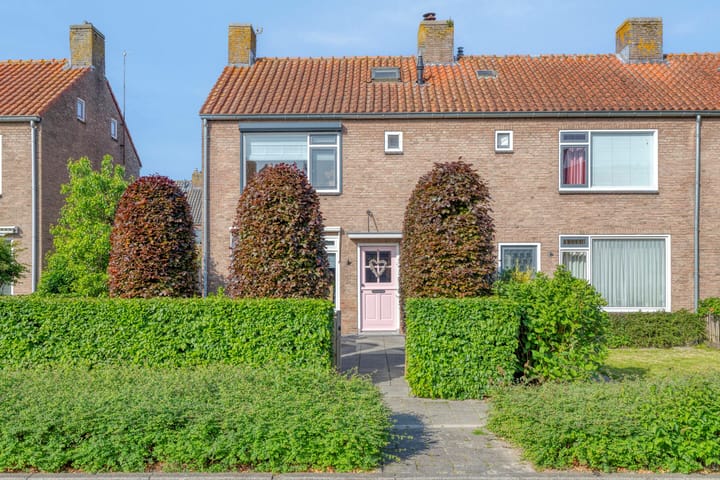 Photo of property Hoogaarslaan 30, Nieuw-Lekkerland