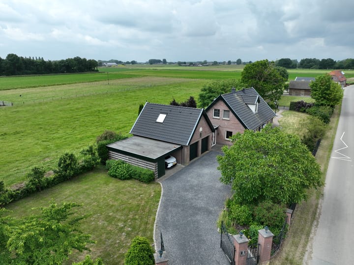 Hoogstraat 1 in Maasbommel Foto