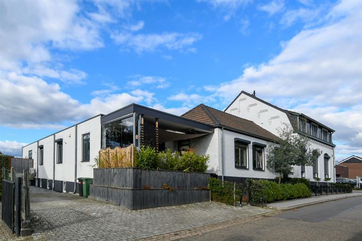 Photo of property Hoogstraat 19e, Neer