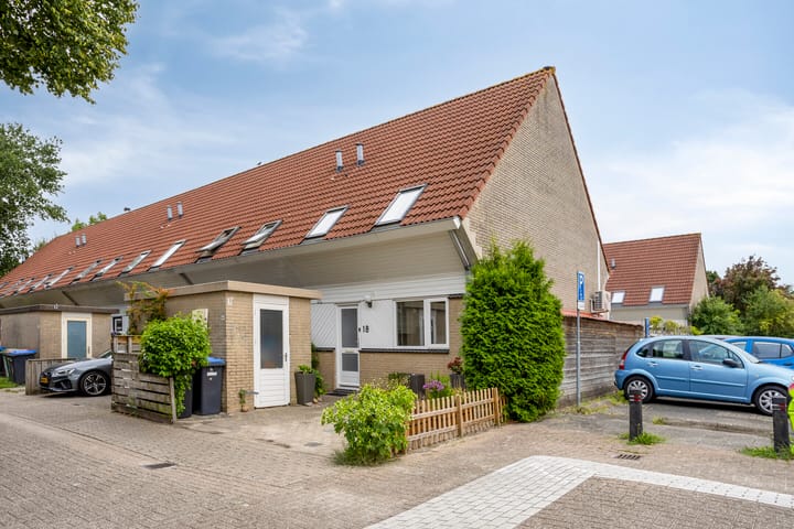 Hooidamsloot 18 in Lelystad photo