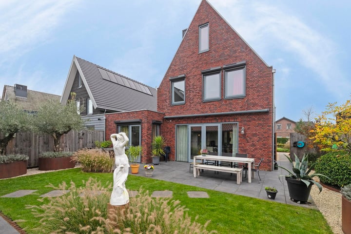 Hooiland 13 in Nijkerk foto