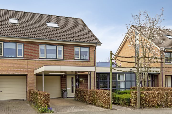 Hortensiastraat 8 en Vaassen foto