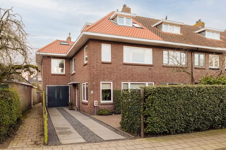 Photo of property Hugo de Grootstraat 1, Wassenaar