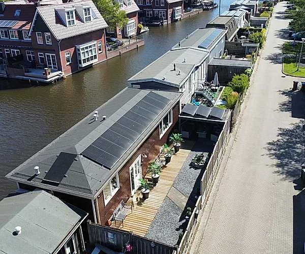 Mannschaftsfoto von Huizenbemiddelaar Makelaardij Eindhoven
