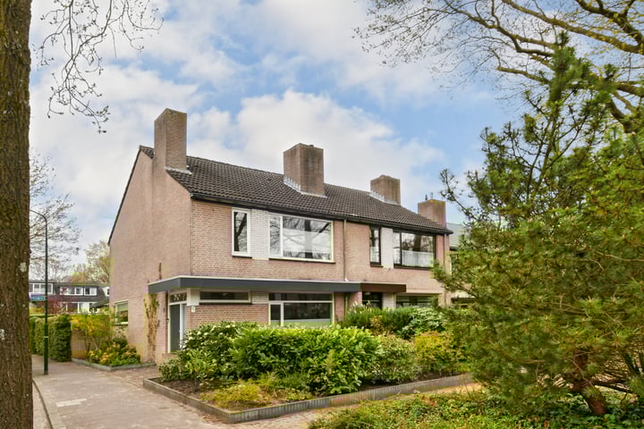 Hutdijk 9 in Waalre Foto