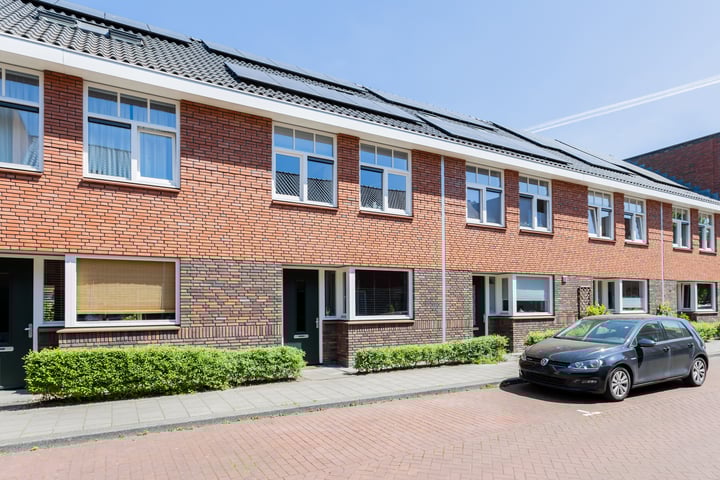 Hyacinthstraat 227 en Groningen foto