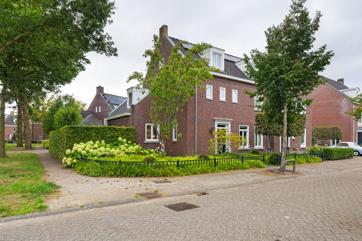 Iekendonksevoort 81 in Helmond Foto