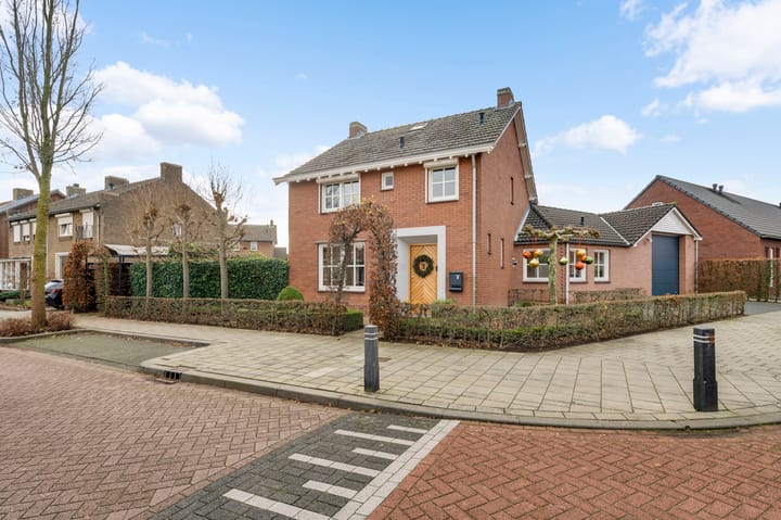 Iepenlaan 11 in Roermond Foto