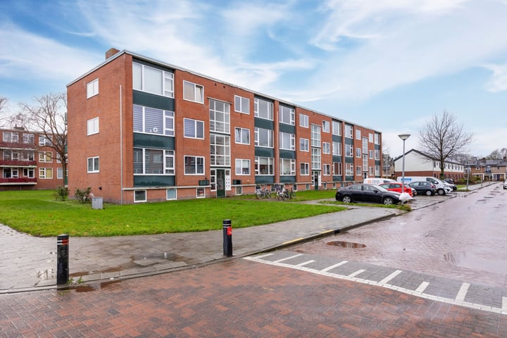 Iepenlaan 8 in Winschoten photo