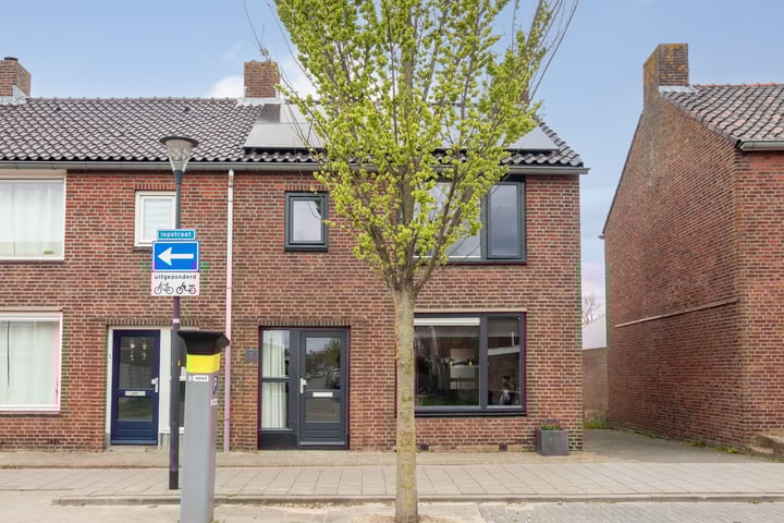 Iepstraat 17 in Bergen op Zoom foto
