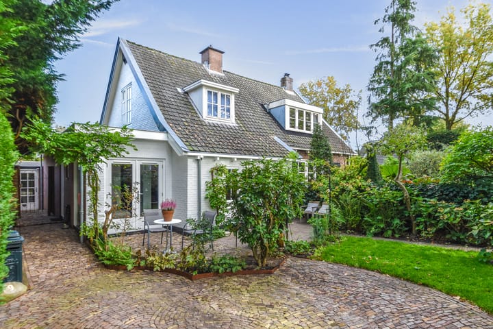 IJsbaanweg 9 en Laren foto