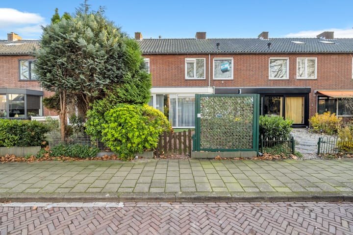 Photo of property IJtochtkade 146, Zwanenburg