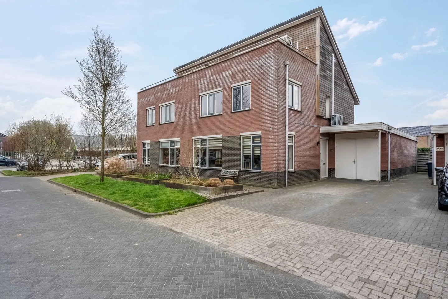 Ikenveld 17 in Nieuw-Roden