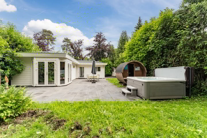 Immenweg 15R-173 in Lunteren foto