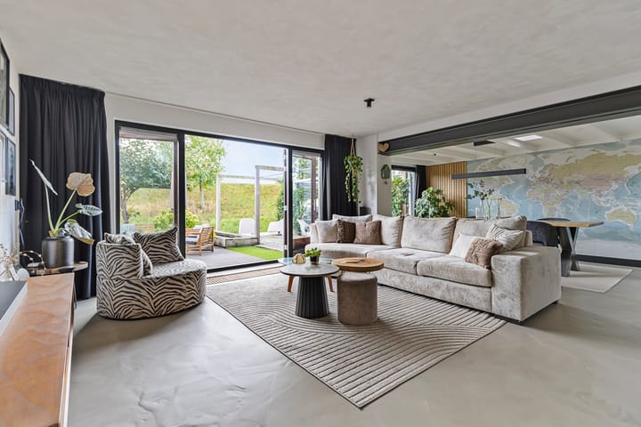 Indusstraat 30 en Spijkenisse foto