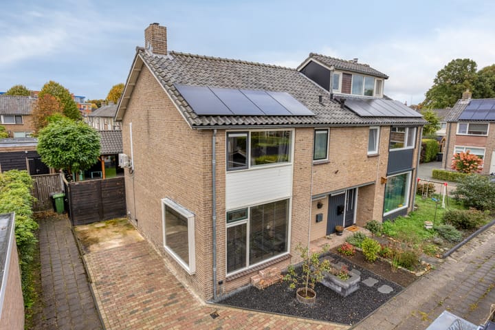 Irenelaan 1 en Heerde foto