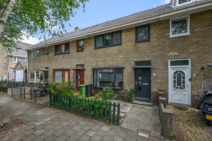 Irisstraat 5 in Koog aan de Zaan foto