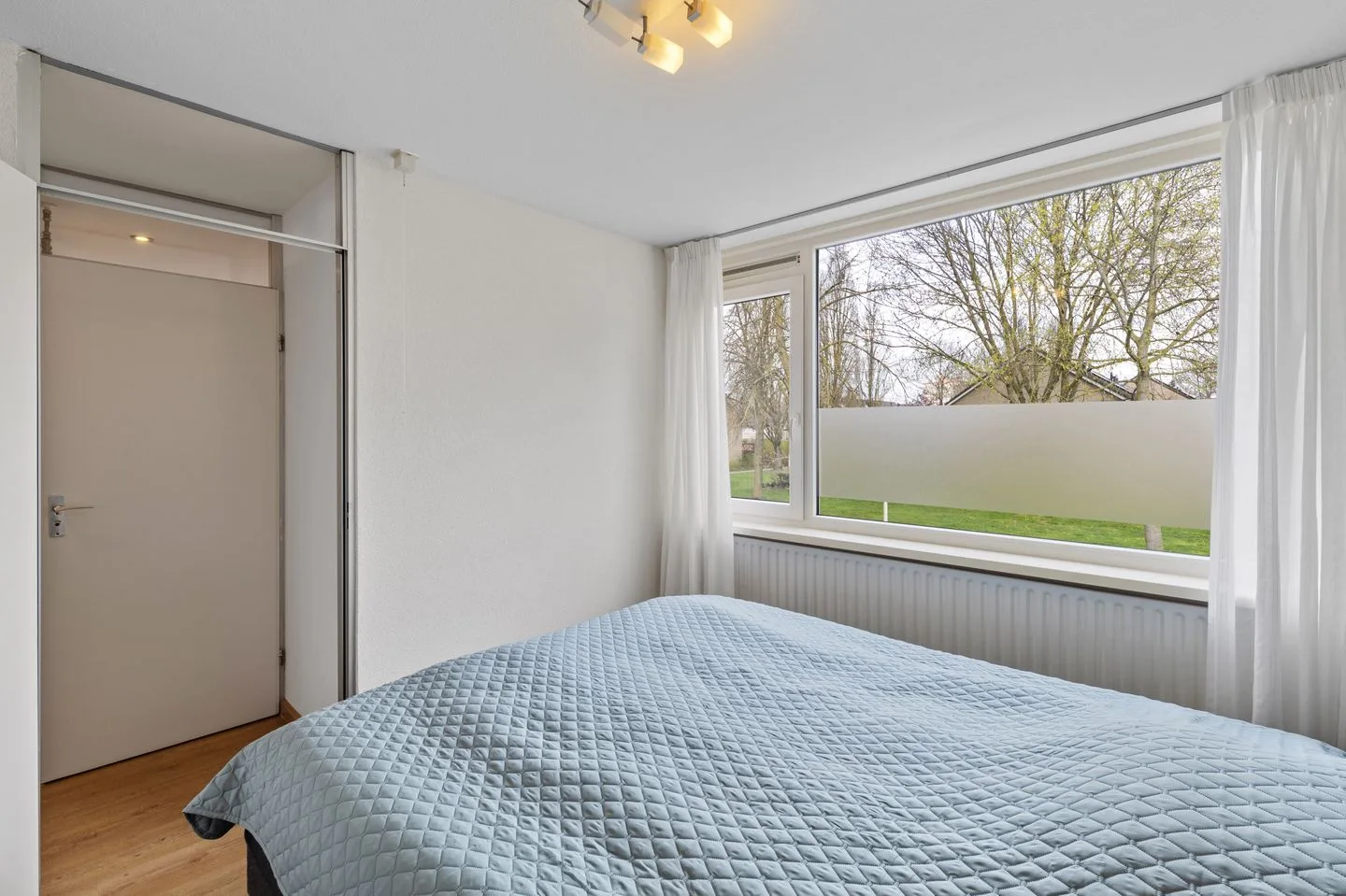 Isabelladonk 45 Roosendaal thumbnail 30