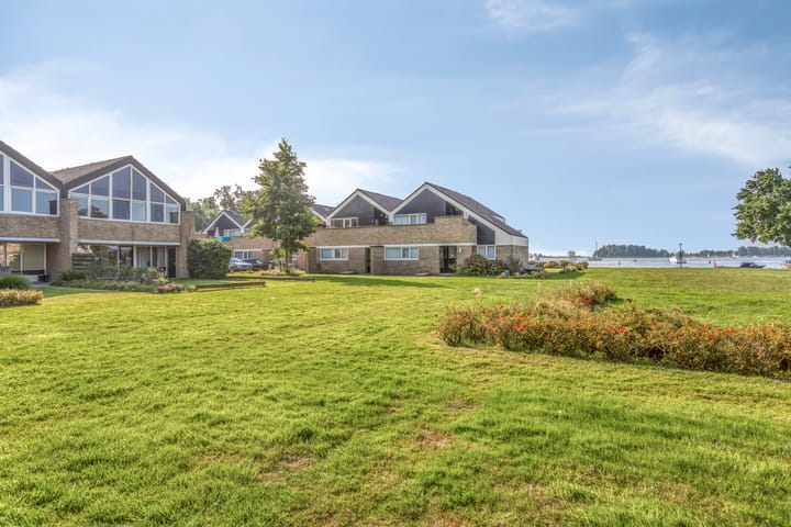 Photo of property It Eilân 53, Heeg