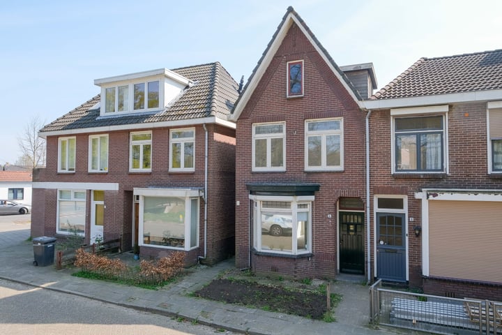 J. Duikerstraat 6 en Almelo foto