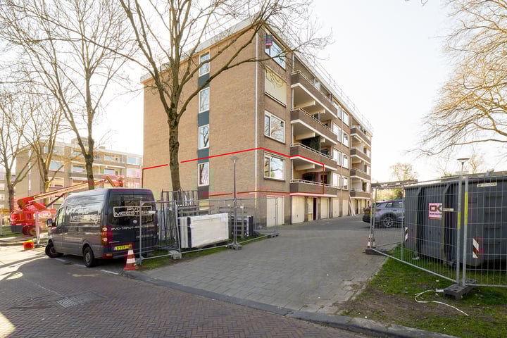 J.J. van Deinselaan 314 in Enschede