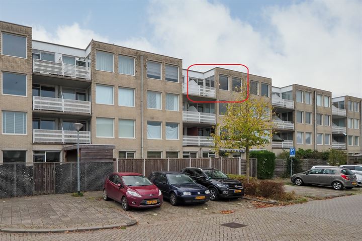 J.T.P. Bijhouwerhof 35 in Almere Foto
