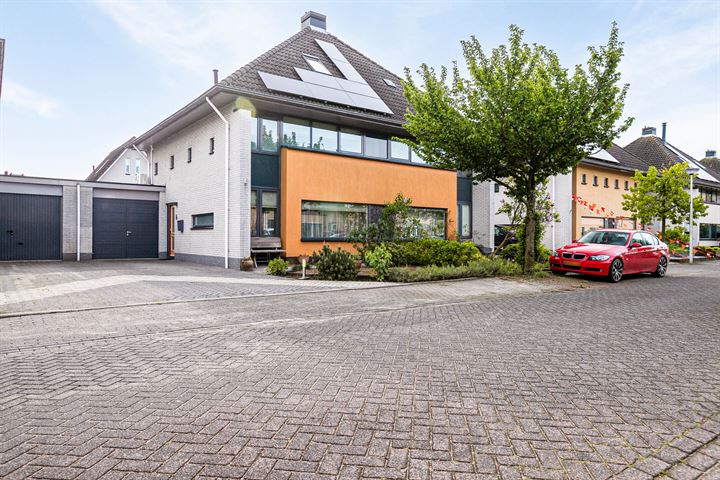 J. van Zantenstraat 16 in Meteren Foto