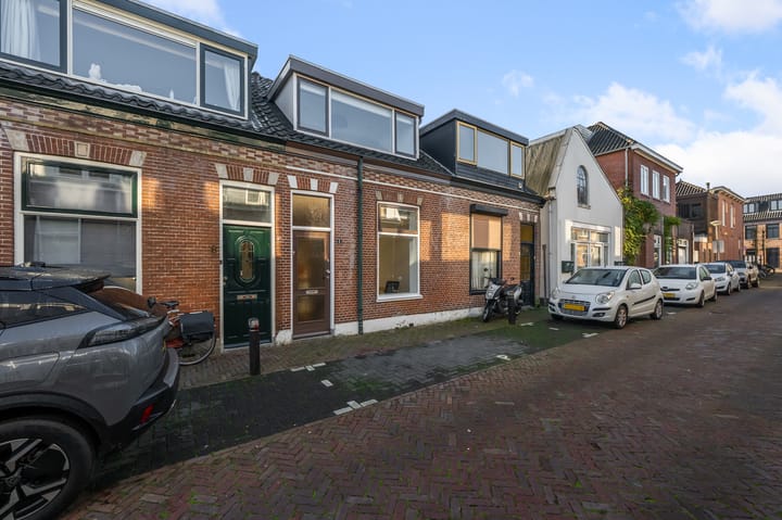 J.W.C. Bloemstraat 6 in Alphen aan den Rijn photo