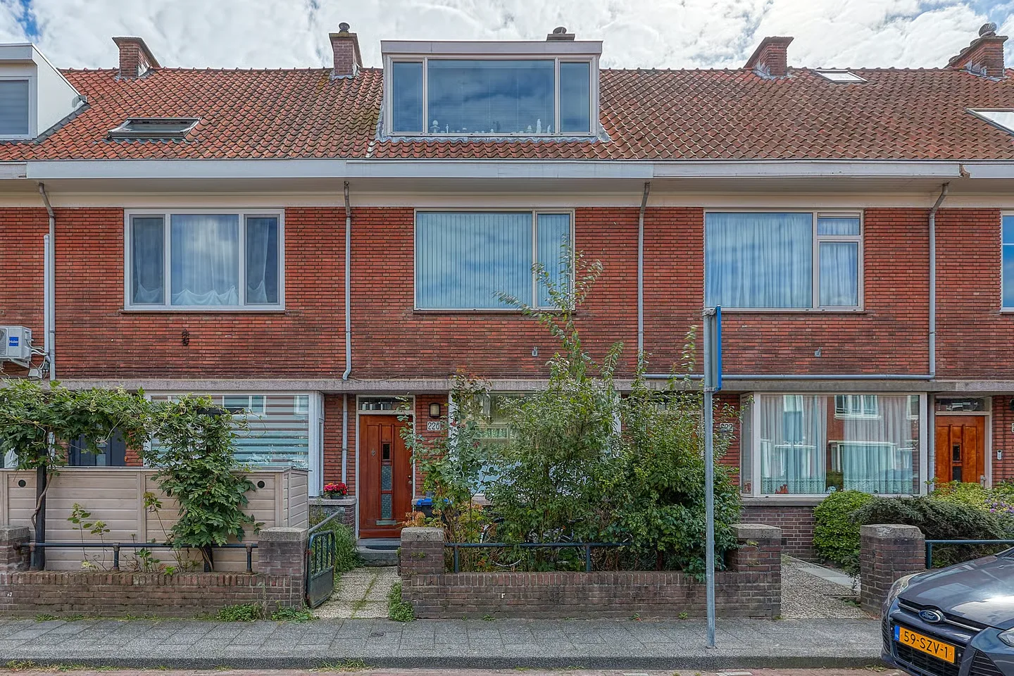 Jaarsveldstraat 220 in Den Haag