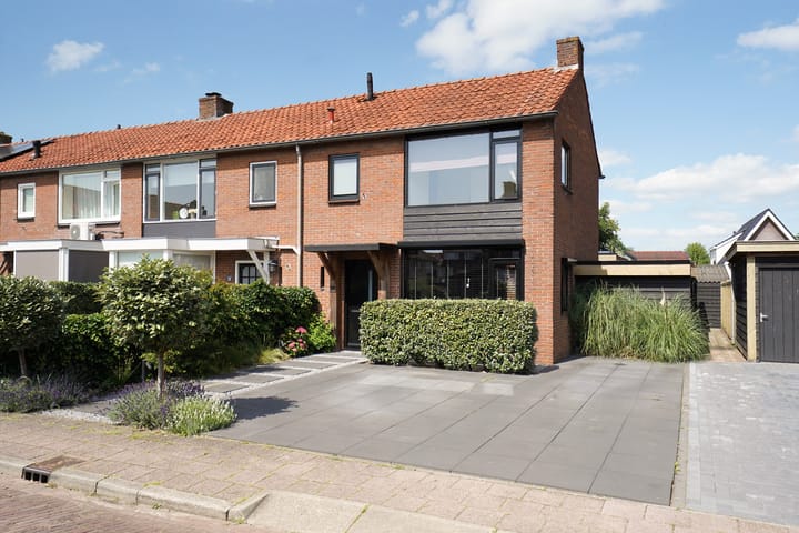 Jac Catsstraat 26 in Putten Foto